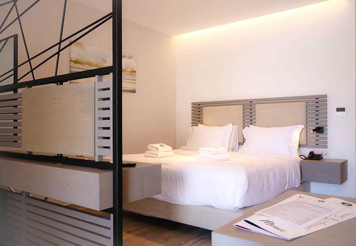 Agia Pelagia Seascape Luxury Resort Hotel - the luxury bedroom