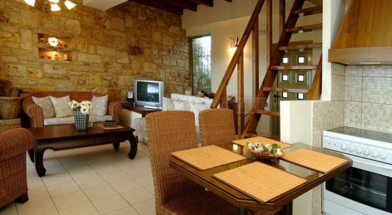 Luxurious Villa for rent in Agia Pelagia - villa's sitting room