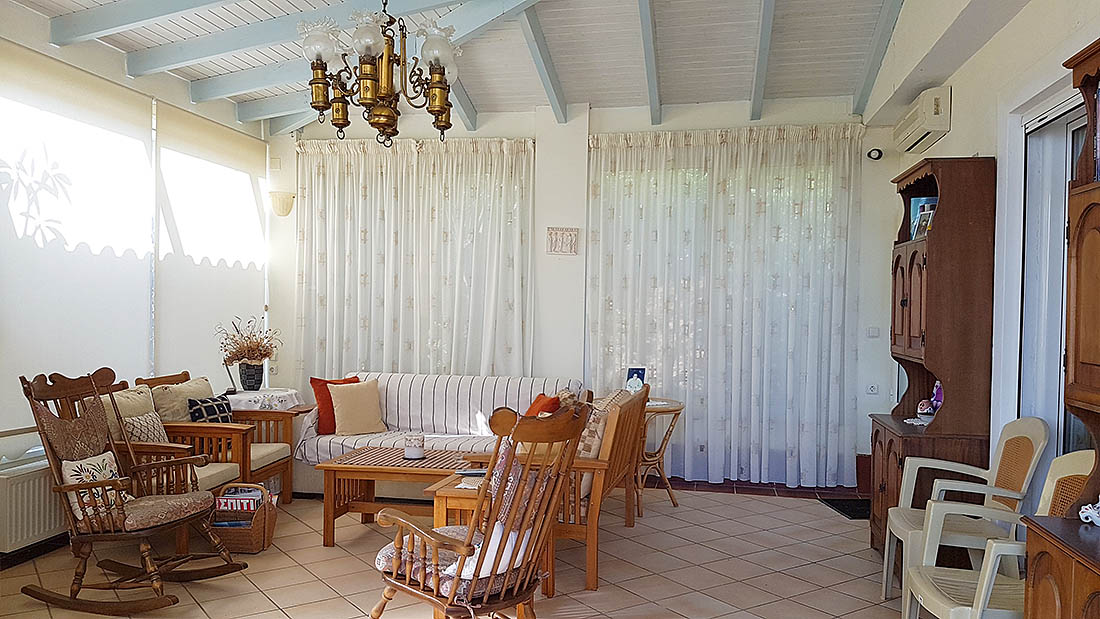 Villa property for sale by the owner in Agia Pelagia Crete - villa house living room